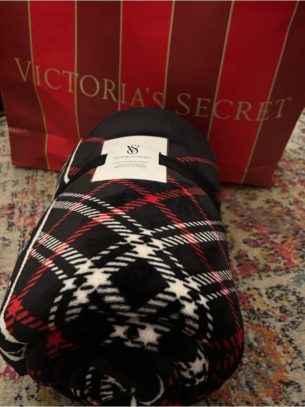 NWT Plush Victoria's Secret Black, Red & White Plaid Throw Blanket